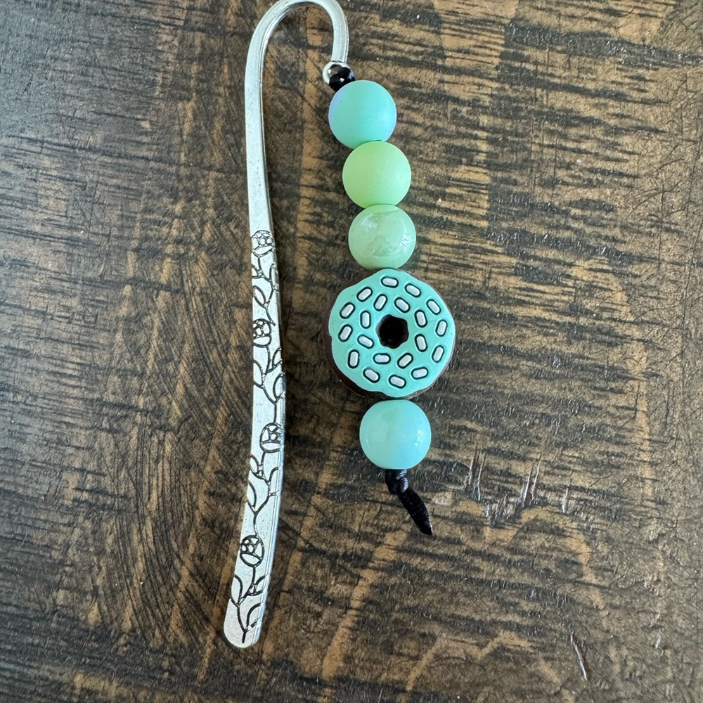 Cute Donut Charm Bookmark – Colorful Beads - NWOT
